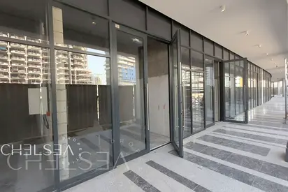 WATERFRONT RETAIL | GROWING COMMUNITY | SPACIOUS