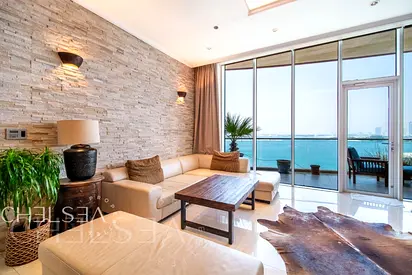 WATER-FACING | PREMIUM | BIG LAYOUT