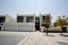Luxury Lagoon Facing| Waterfront | Vacant