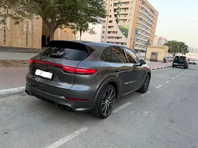 Porsche Cayenne S Platinum Edition 2019 | GCC Specs | Low Mileage
