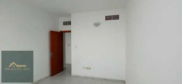 BIGGEST APARTMENT!!CHILLER FREE!!2BHK APARTMENT WITH BALCONY AND CENTRALISED AC AND CENTRALISED GAS JUST IN 33K