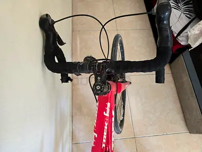 Trek road bike - used, racing,needs new front tire fork is carbon fibre for youth/kids