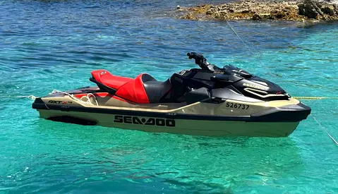 SEA-DOO RXT-X
325 Very Good condition , under warranty