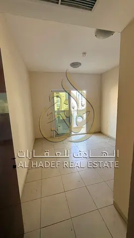 شقة عائلية مميزة في المجاز 3 | غرفة وصالة | بلكونة بإطلالة مفتوحة | تاور عائلات | 4 دفعات | تأمين 2,300 درهم