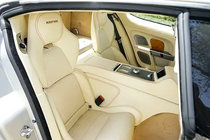 صورة مصغرة 18 لـ 2011 Aston Martin RAPIDE