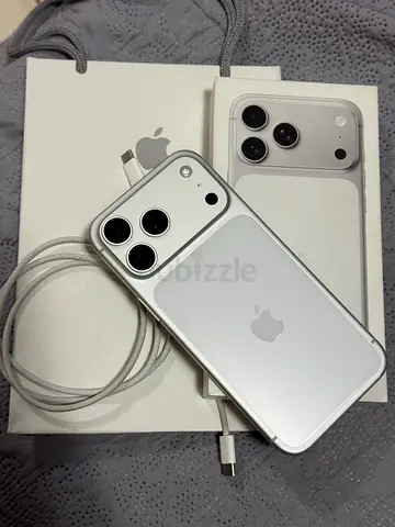iPhone 17 pro max in Apple warranty