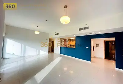 Spacious Hauge 3BHK with Maid room and Balcony