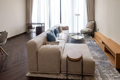 Luxury & Italian Furnishing |Stunning Skyline View