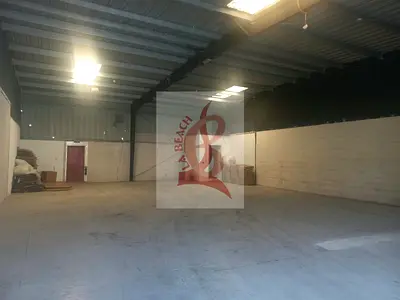 Commercial warehouse for rent in Al Quoz