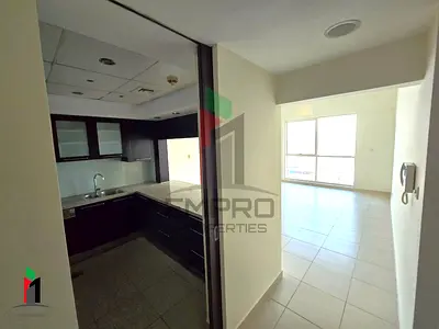 Chiller Free l Well maintained l Spacious & Bright