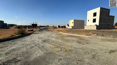 للبيع ارض سكني استثماري مشروع الزاهية شارع وسكة اسكوير قريب من شارع الشيخ محمد بن زايد مساحة الارض 190 متر مربع 2بسعر شامل رسوم التسجيل والتمليك