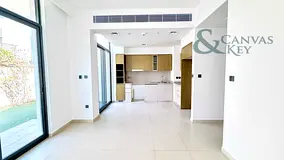 NEAR TO POOL | INTERNAL PARK | VACANT