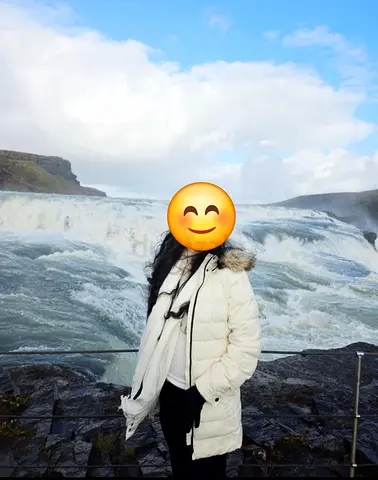 Beautiful white hoodie,scarf,cap and highneck shirt