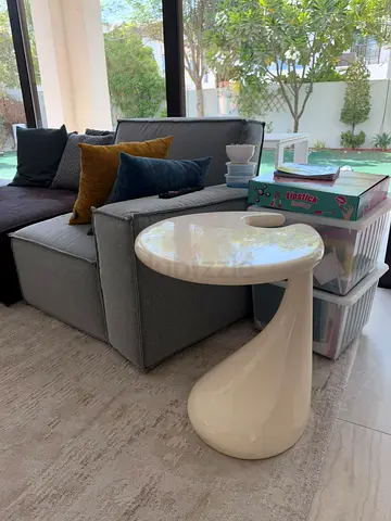 White glossy teardrop side table