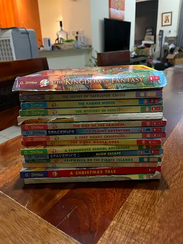 15 Geronimo Stilton children's paperback/hardcover books (assorted titles)