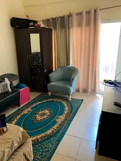 1 غرفه للايجار ببلكونه لشخص عربى بمنطقه الورقاء