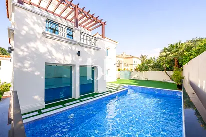 5 Bedrooms | Upgraded | Vastu | Corner Plot
