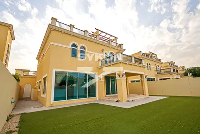 4BR Villa + Maid | Rooftop Terrace | Jumeirah Park