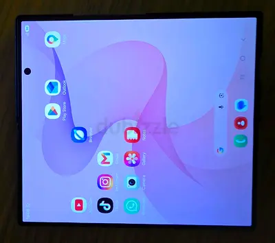 URGENT Galaxy Z Fold8 Ultra 1TB – UAE Version – Excellent Condition + Case