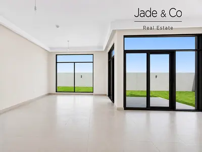 Community Expert | Large Plot | Vacant on Transfer