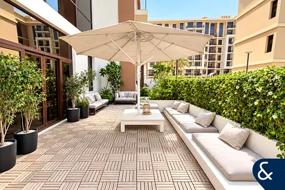 Large terrace | Open living | Closed kitchen