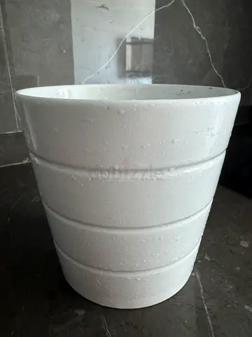 White Ceramic Plant Pot / Planter (Medium) - Good Condition