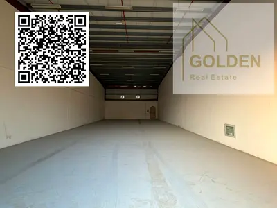 مستودع جديد في صناعية الصجعة على الطريق الرئيسي، بمساحة 3,000 قدم مربع وكهرباء 10 كيلو وات وارتفاع مناسب لمختلف الاستخدامات، مع مساحة أمامية واسعة للت
