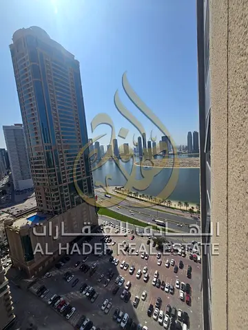 إطلالة بحرية | غرفة ماستر | غرفة تخزين | بناية عائلية | بالقرب من القصباء | موقف مجاني | موقع مميز