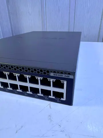 Netgear ProSAFE M4300-24X 24x