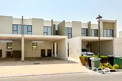Stunning Location AND Vastu | Vacant on Transfer