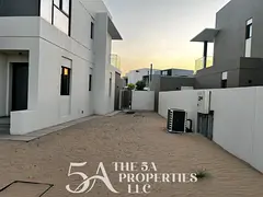 Walking Distance to the Park, Single Row, sky view, Driver Room