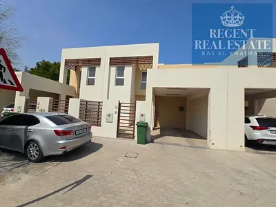 Distress Deal l 2 Beds + Maid l Townhouse Sale
