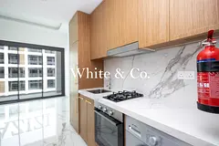 Vacant Studio | Community View | Modern