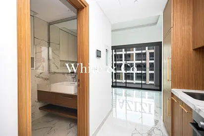 Vacant Studio | Community View | Modern