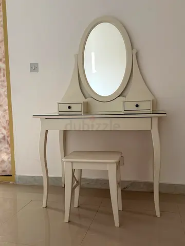 Vanity white