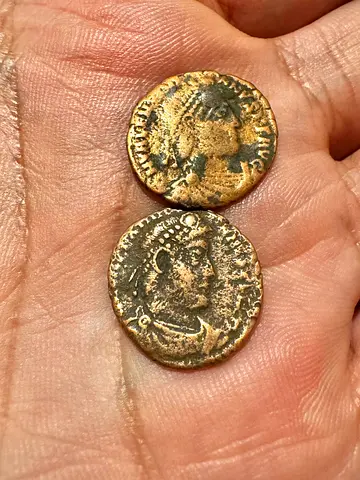 2x Ancient Roman Empire Valentinian Follis Coin 364-375 AD (Old antique coins)