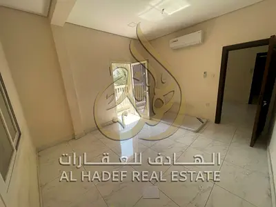 للإيجار السنوي في الشارقة – منطقة النباعة | غرفتين وصالة | عائلات وعزاب فرصة مميزة للسكن في منطقة النباعة بالشارقة، شقة غرفتين وصالة بموقع حيوي ومناسب