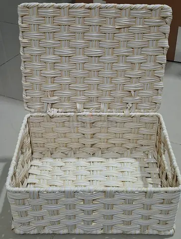 Brand new wicker baskets with lid 8 pieces