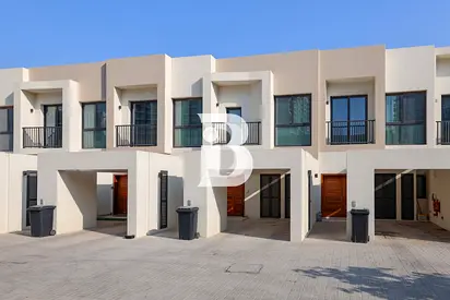 Stunning & Immaculate 2BR Townhouse |Mina Al Arab
