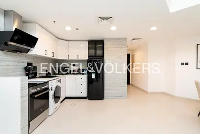 Vacant on Transfer | Upgraded | Prime Marina Location | Upgraded Kitchen
