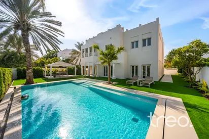 Lake View | Upgraded | Rare Layout