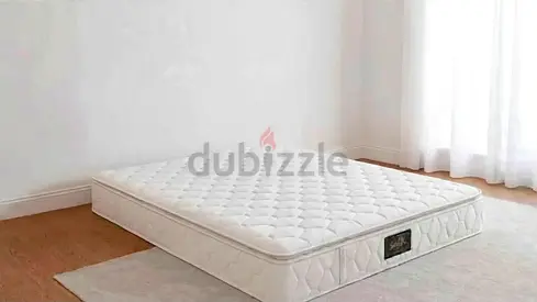 Queen size mattress in good condition - comfortable foam springs