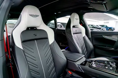 2026 Aston Martin DBX 缩略图 13