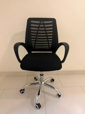 Black Mesh Office Chair | Adjustable Height | Chrome Base