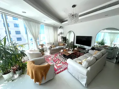 Stunning bright 4 bedroom apartment direct from owner NO Commission