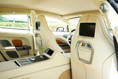 صورة مصغرة 17 لـ 2011 Aston Martin RAPIDE