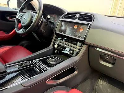 صورة مصغرة 14 لـ 2018 Jaguar F-PACE