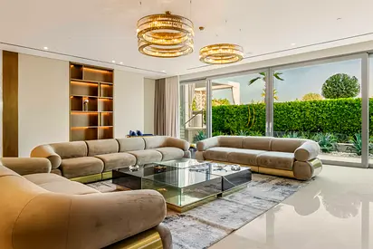 BEACHFRONT LIVING | PRIVATE POOL & GARDEN |LUXURY