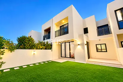CamelTrack | Close To Amenities | Upgraded Kitchen
