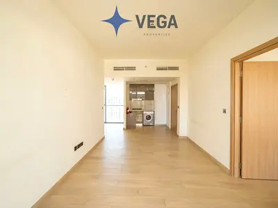 Elegant 2BR | Private Balcony | Park View